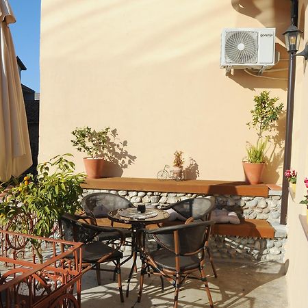 شكودر Art Rooms Gjuhadol المظهر الخارجي الصورة